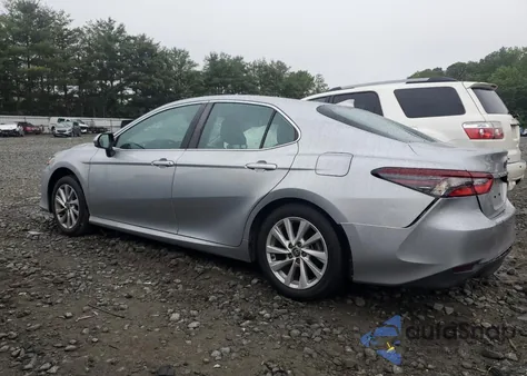 2022 Toyota Camry Le из США, поврежденный, VIN 4T1C11BK6NU056633
